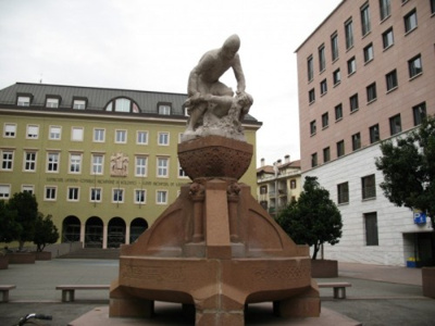 Foto Bolzano: Fontana di Re Laurino