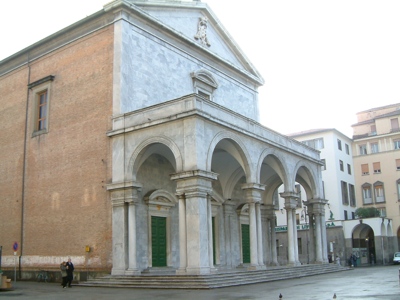 Foto Livorno: Il Duomo in Piazza Grande
