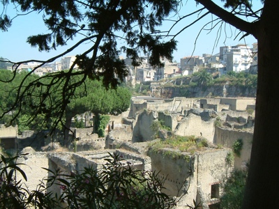 Foto Ercolano: Herculaneum excavations