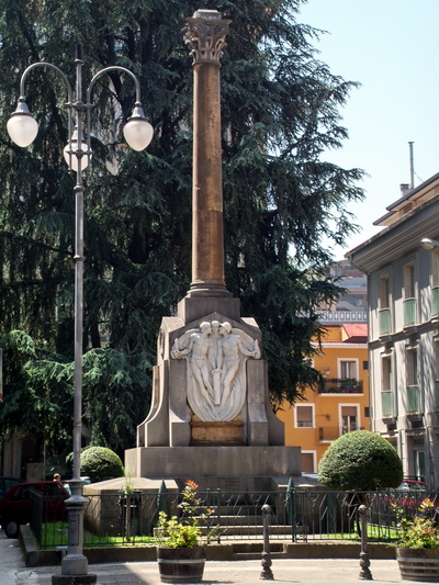 Foto Avellino: Monumento ai Caduti