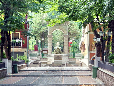 Foto Ospedaletto d'Alpinolo: Fontana del Tritone