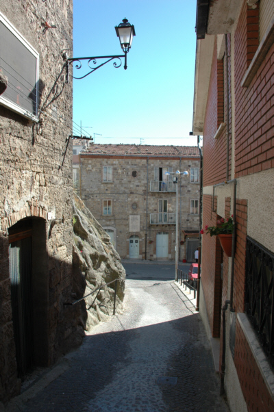 Foto Pietracatella: Stradine del Borgo Antico