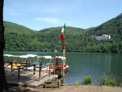 Foto Rionero in Vulture: Laghi di Monticchio e Abbazia di San Michele