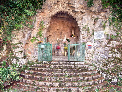 Foto Trecchina: Grotta Madonna di Lourdes