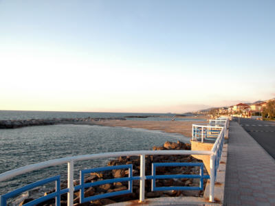 Foto Sangineto: Sea promenade