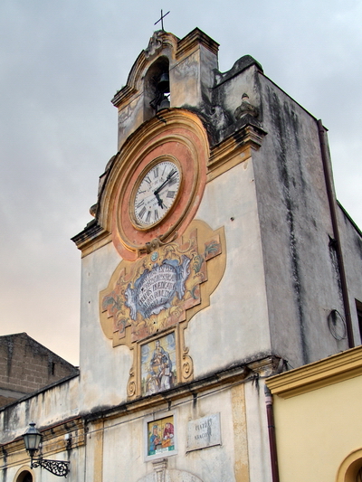 Foto Santa Maria a Vico: Torre dell'orologio