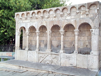 Foto Isernia: Fontana Fraterna