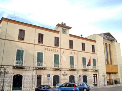 Foto Canosa di Puglia: Palazzo di Citt e Monastero dei Conventuali